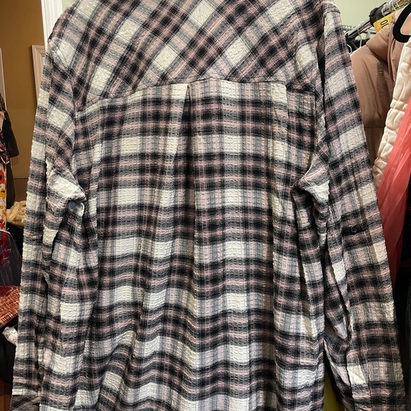 Dex Blush checkered blouse in 1X - Picture 2 of 3
